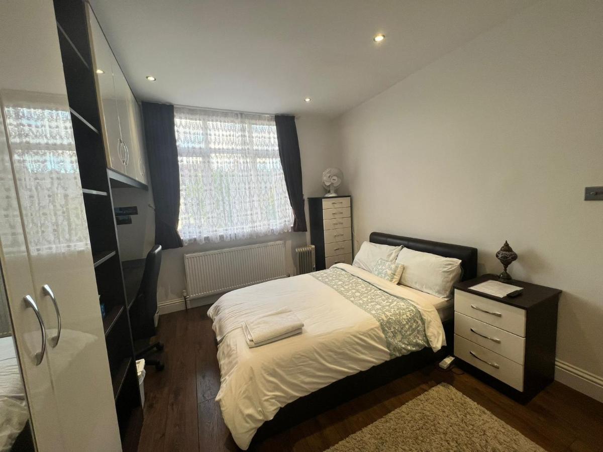 Deluxe Homestay Near Tottenham Hotspur Stadium London Eksteriør billede